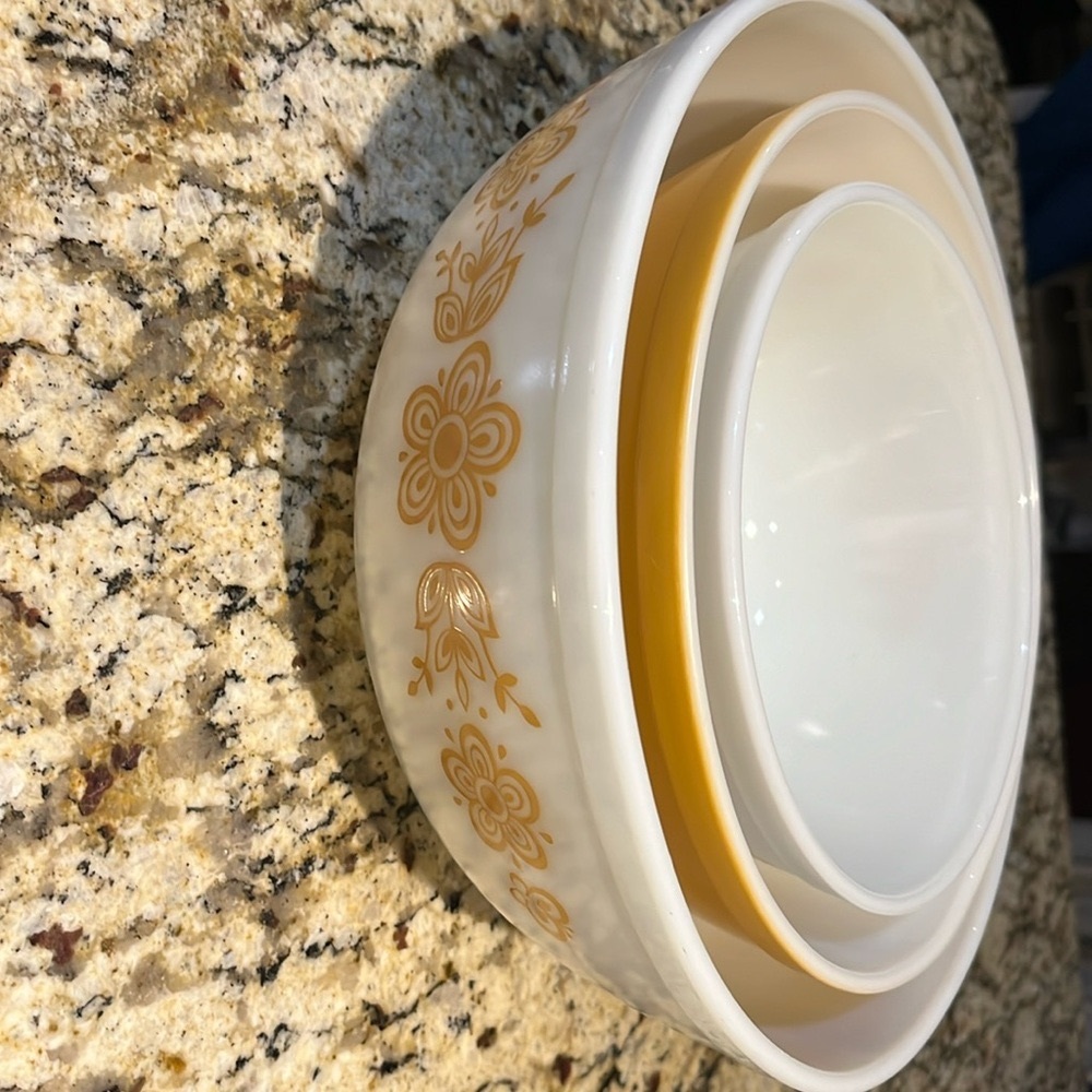 Vintage Pyrex Nesting Bowls Gold Butterfly
